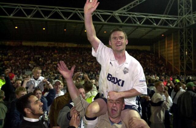 6. Graham Alexander (Escocia): 129 goles.