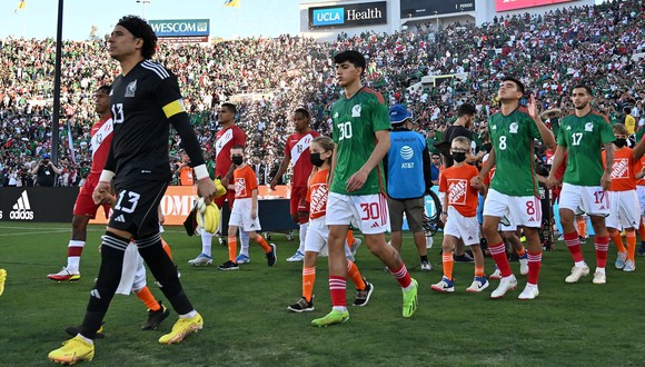 Guillermo Ochoa destacó el rendimiento de Perú en el amistoso que disputaron. (Foto: AP)