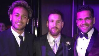 ¿Y ese 'look'? El saludo de Neymar y la primera foto de la fiesta tras la boda de Messi