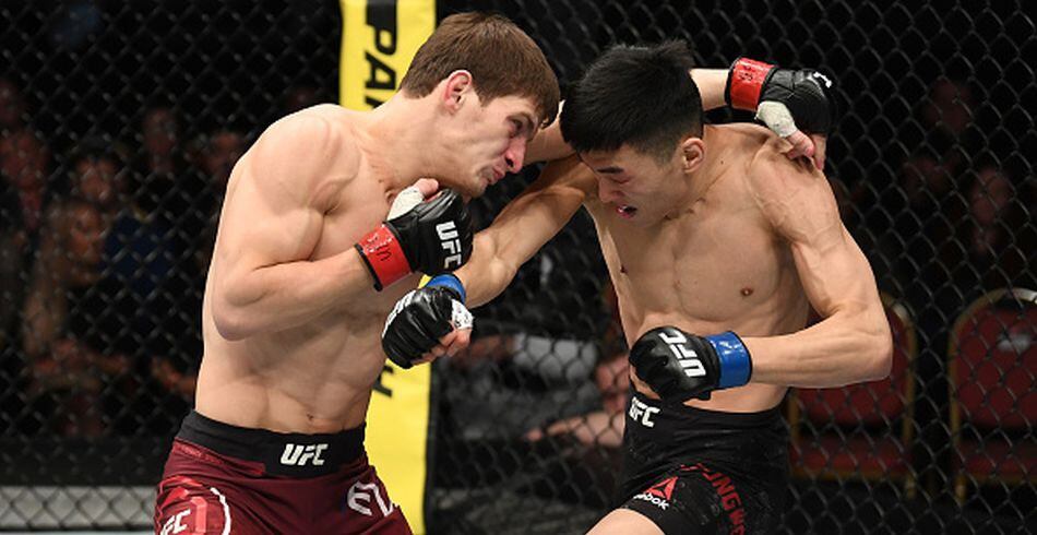 Peleador de UFC sufrió accidente en moto y quedó descartado para su próximo combate. (Getty Images)