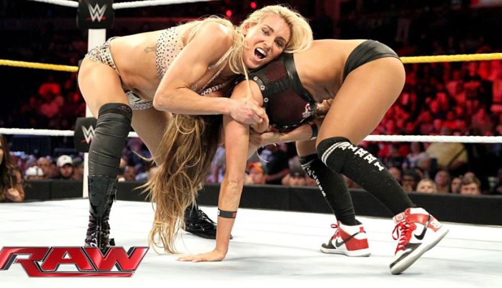 Charlotte, Becky Lynch y Sasha Banks buscarán la corona de Divas en Wrestlemania 32. (WWE)