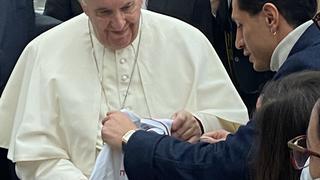 Para el recuerdo: postales del encuentro que tuvo Lapadula con el Papa Francisco