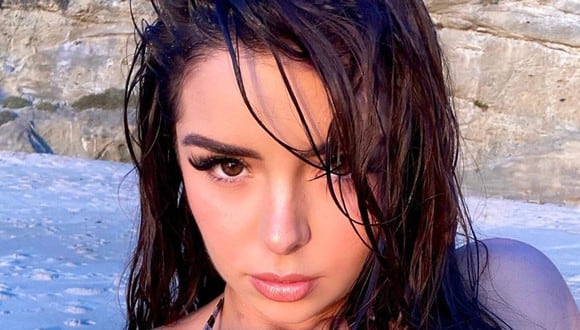 Demi Rose enciende las redes con su provocativo disfraz en medio del desierto. (Instagram)