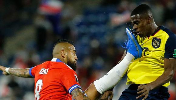 Arturo Vidal vio la tarjeta roja en el Chile vs. Ecuador por Eliminatorias. (Foto: AFP)