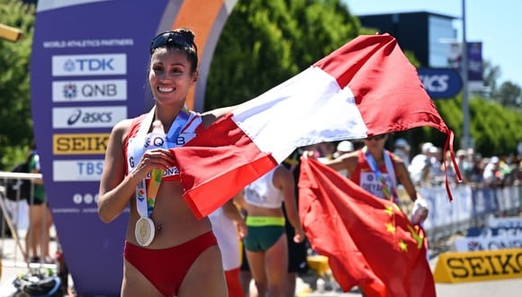 Kimberly García conquistó el viernes la primera medalla de oro para Perú en un Mundial de atletismo. (Foto: AFP)