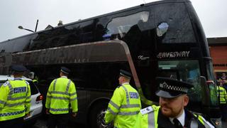 Manchester United: bus fue atacado y retrasó partido ante West Ham (FOTOS)