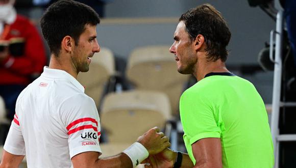 Novak Djokovic saludó a Rafael Nadal por su título en el Australian Open. (Foto: AP)