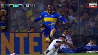 Todo terminó en pelea: Advíncula recibió terrible patada en el Boca vs. Vélez [VIDEO]