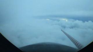 Avión científico logró ingresar al ojo de la tormenta ‘Laura’ y captar un fascinante video que ahora es viral