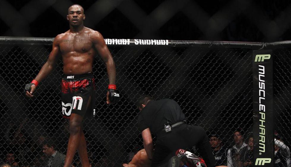 En 2015, Jon Jones dio positivo por consumo de cocaína. En julio del 2016, también dio positivo en otro control antidopaje. (UFC)