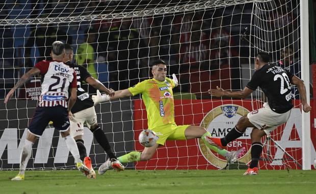 Alex Valera tampoco ha anotado en esta Copa Libertadores. (AFP)