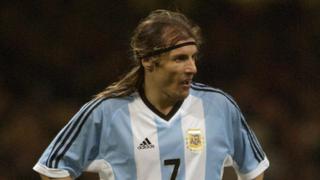 Claudio Caniggia es denunciado por el presunto delito de violencia de género y fue citado a declarar