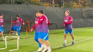 A cargo de Xavi: Dani Alves cumplió su primer entrenamiento por primera vez con el FC Barcelona