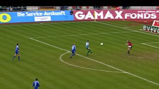 Werder Bremen recuerda el mejor gol de Claudio Pizarro