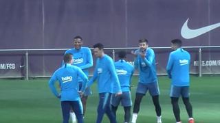 ¡Lo tuvieron que sujetar! La furia de Piqué con Malcom en los entrenamientos previos al 'Clásico' [VIDEO]