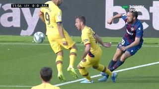 Ni tocó al rival: Suárez fue amonestado en el Barcelona vs. Levante, pero el VAR arregló todo [VIDEO]