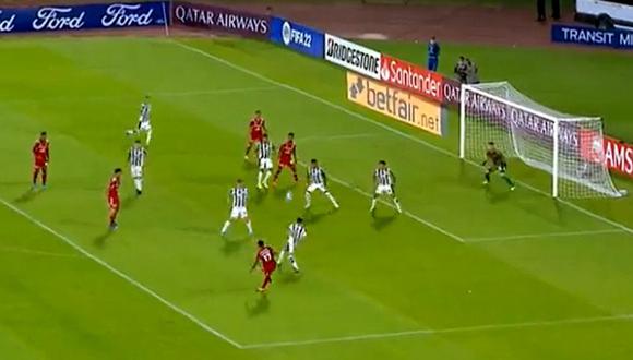 Gonzáles cerca del gol en el Sporting Cristal vs. Talleres (Captura)
