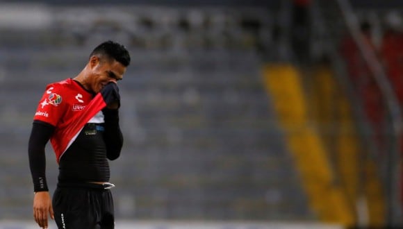 Anderson Santamaría volvió a ser expulsado en la Liga MX. (Foto: EFE)