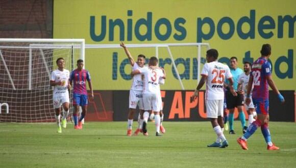 Espínola puso el 1-0 en el Ayacucho FC vs. Alianza UDH por la Fase 2. (Foto: Liga de Fútbol Profesional)