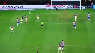 ¡Imposible para ‘Memo’ Ochoa! Cristian Calderón marcó un golazo desde fuera del área en el Chivas vs América [VIDEO]