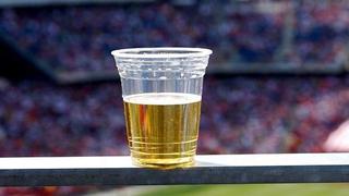Ya hay reclamos: el alcohol estará autorizado solo en palcos de los estadios de Qatar 2022