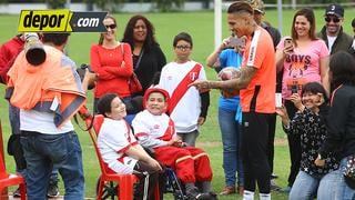 Selección Peruana: niños se divirtieron con Paolo Guerrero y Alberto Rodríguez