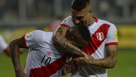 Paolo Guerrero y Jefferson Farfán se conocieron en las divisiones menores de Alianza Lima. (Foto: AFP)