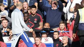 Casi se va a los golpes: le gritaron el gol en la cara y ‘Mou’ explotó en el Chelsea vs. Manchester United