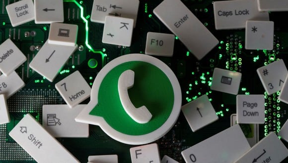 WhatsApp: ciberdelincuentes engañan con la tercera dosis anti COVID-19 para robar cuentas (REUTERS/Dado Ruvic)