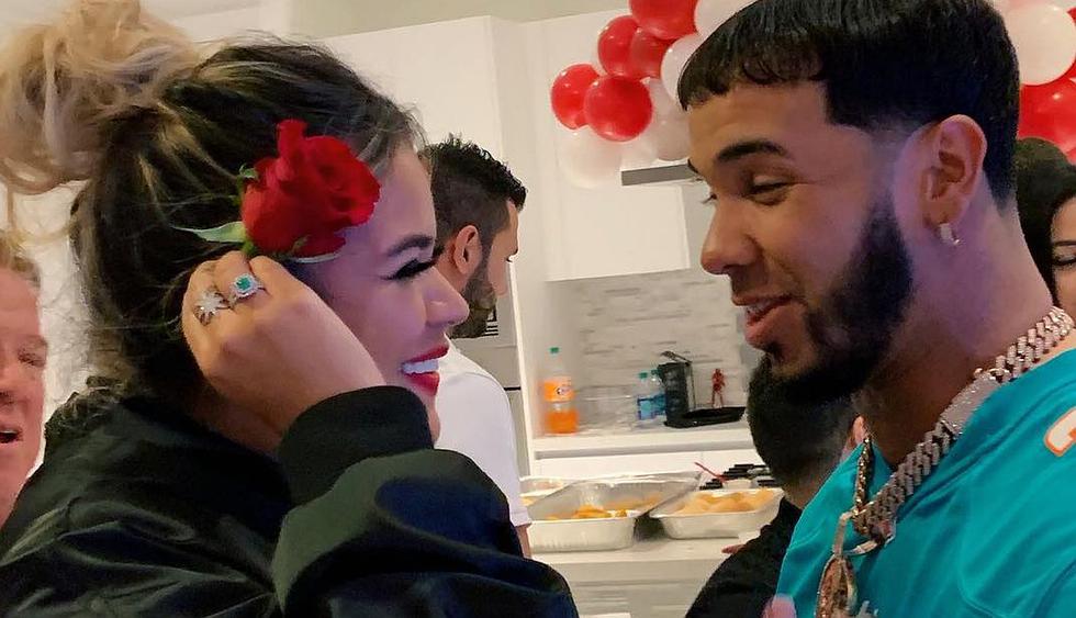 Karol G y Anuel AA ubican su tercera canción consecutiva en la lista Billboard’s Hot Latin Songs. (@karolg)