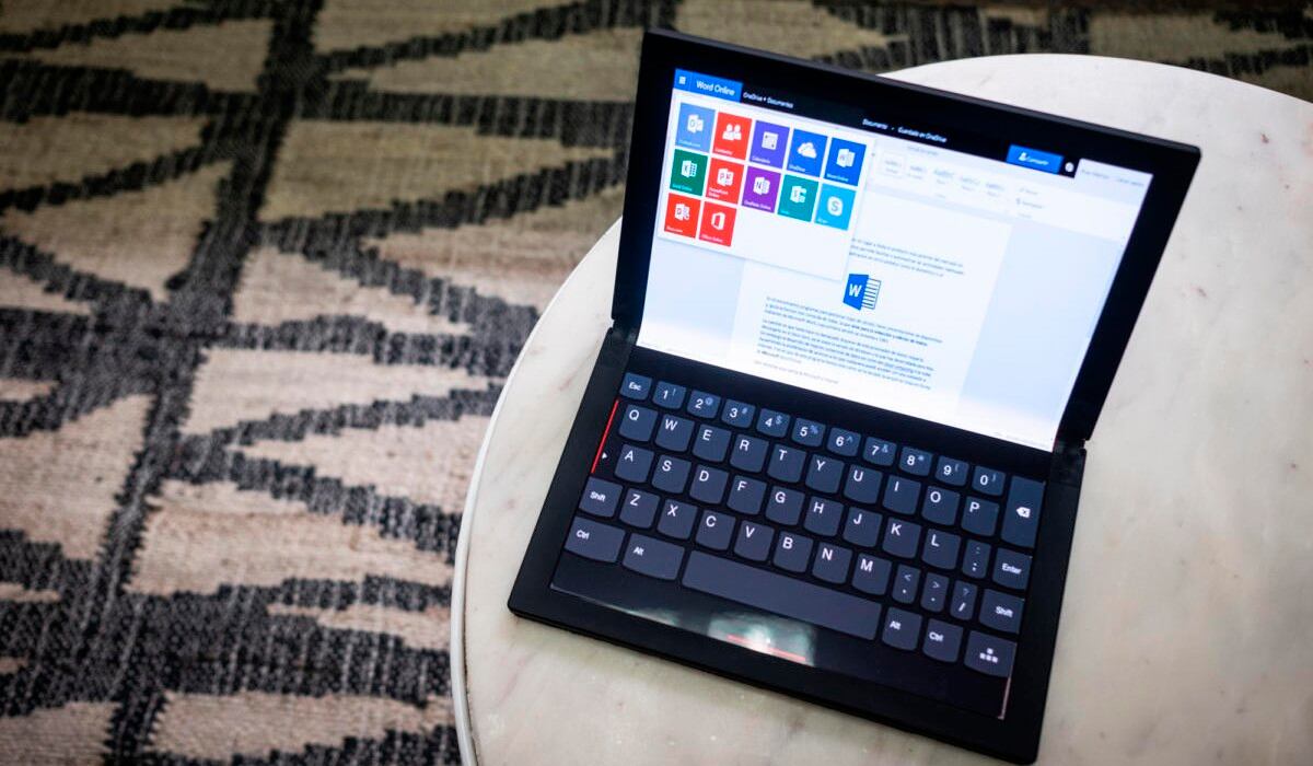Así es la primera laptop plegable que Lenovo presentó en el CES 2020, la ThinkPad X1 Fold. (Foto: Lenovo)
