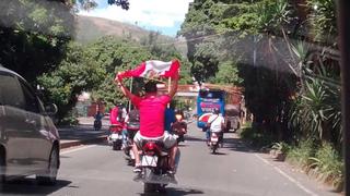 La ‘12’ ya está en Caracas: hinchas acompañaron al bus de Perú hasta los entrenamientos