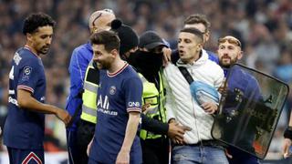 La insólita razón por la que el intruso que persiguió a Messi en el ‘Clásico’ aún continúa detenido