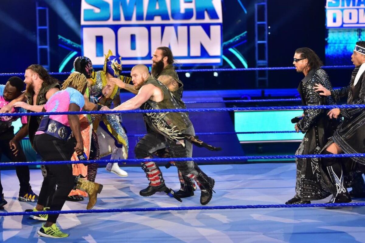 Cuatro equipos buscarán quedarse con los cinturones en parejas del show azul. (Foto: WWE)