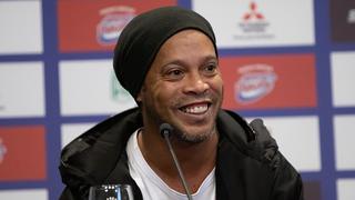 Todo sea por verlo sonreír: los pintorescos pedidos de Ronaldinho para un evento en Chile