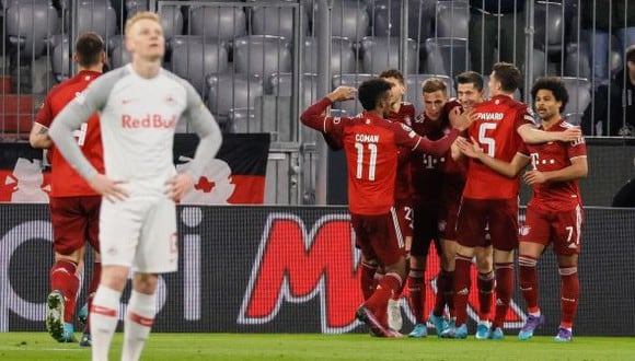 Bayern Múnich derrotó 7-1 a Salzburgo y clasificó a cuartos de Champions League. (Foto: EFE)