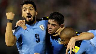 Uruguay derrotó 2-1 a Paraguay en Asunción y pone pie y medio en el Mundial Rusia 2018