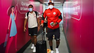 Con la actitud: Universitario llegó a Guayaquil para enfrentar a Barcelona por la Libertadores