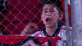 Lágrimas: niño hincha de Independiente mostró su pasión al alentar [VIDEO]