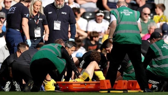 Chris Basham fue atendido por 11 minutos en el terreno de juego por personal médico del estadio. (Foto: Agencias).