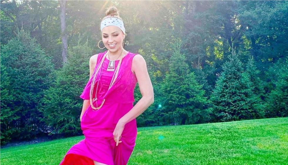 La cantante mexicana publicó una tierna foto sonriendo con su hija Sabrina, de 12 años. (Foto:thalia)