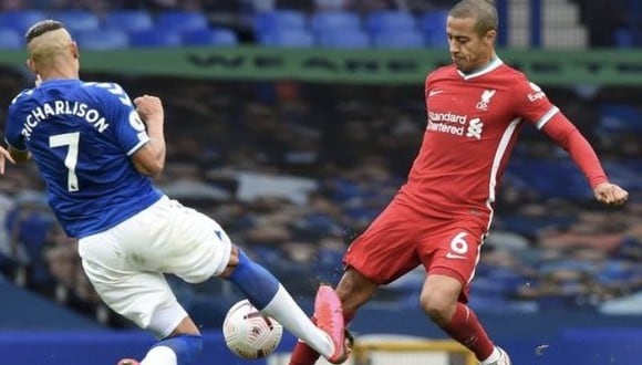 “No puedo cambiar lo que pasó” le dice Richarlison a Thiago Alcántara tras la entrada que le hizo en el Liverpool vs Everton.