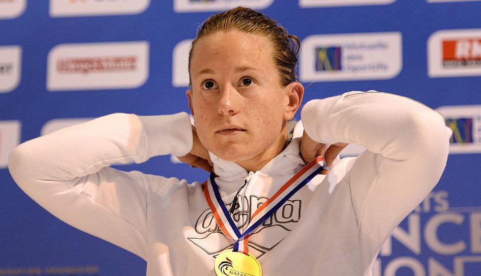 Aurélie Muller hundió a su rival para quedarse con la medalla de plata en la maratón de aguas abiertas de Río 2016. (Getty Images)