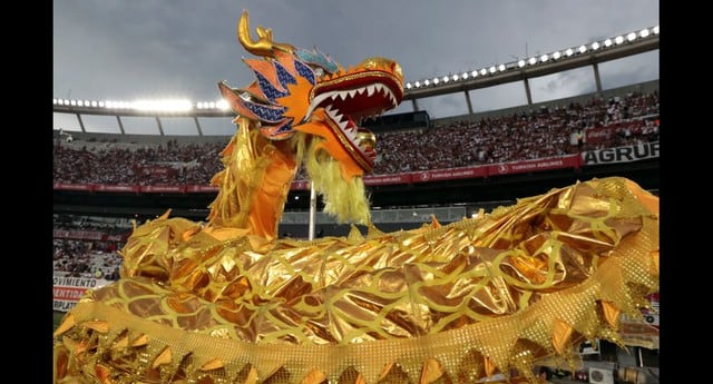 Las postales del homenaje de River Plate por el Año Nuevo Chino en duelo ante Banfield. (Foto: River Plate / AFP)