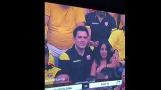 Expuesto: ‘kiss cam’ en la ‘Noche Amarilla’ de Barcelona SC descubre a joven infiel y se convierte en viral