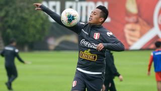 Christian Cueva recibió de regalo la camiseta de Alianza Lima previo al Perú vs. Colombia