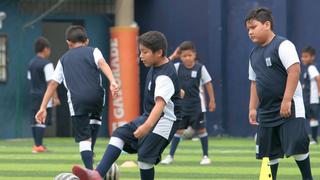 Alianza Lima continúa con las clases virtuales en su academia de fútbol masculino y femenino