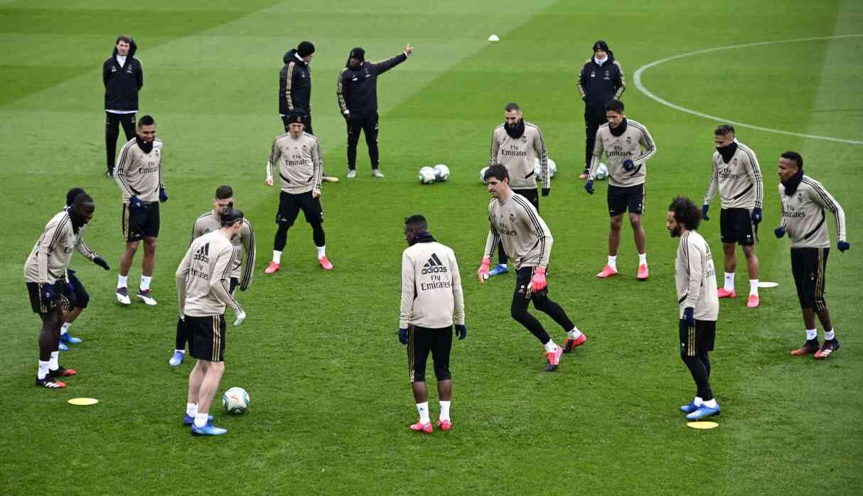 La etapa de cuarentena terminó en Real Madrid, pero los jugadores todavía no volverán a entrenar. (Foto: AFP)