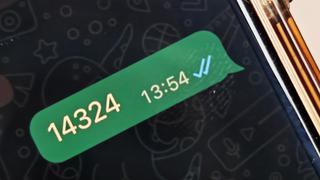 Por qué los jóvenes usan el número “14324″ en WhatsApp y qué significa