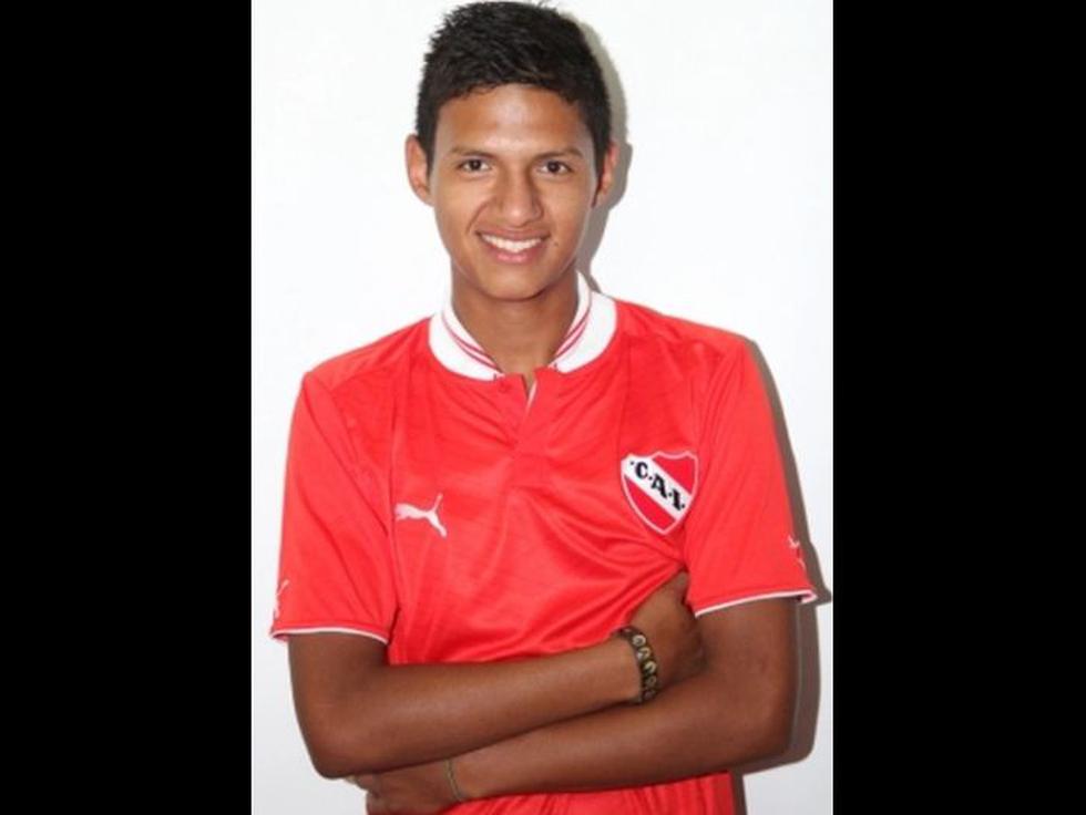 Jhoao Casas: Tiene 18 años de edad. Juega en la cuarta juvenil de Independiente de Argentina. Es defensa central.